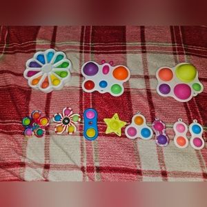 =^11 Simple dimples fidgets
